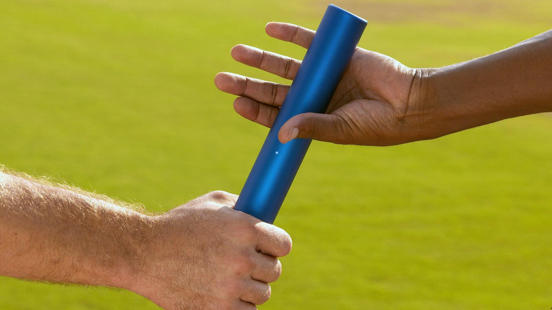 中超荒诞剧,中途接手率队稳居第10,他却捧起赛季最佳主帅奖杯