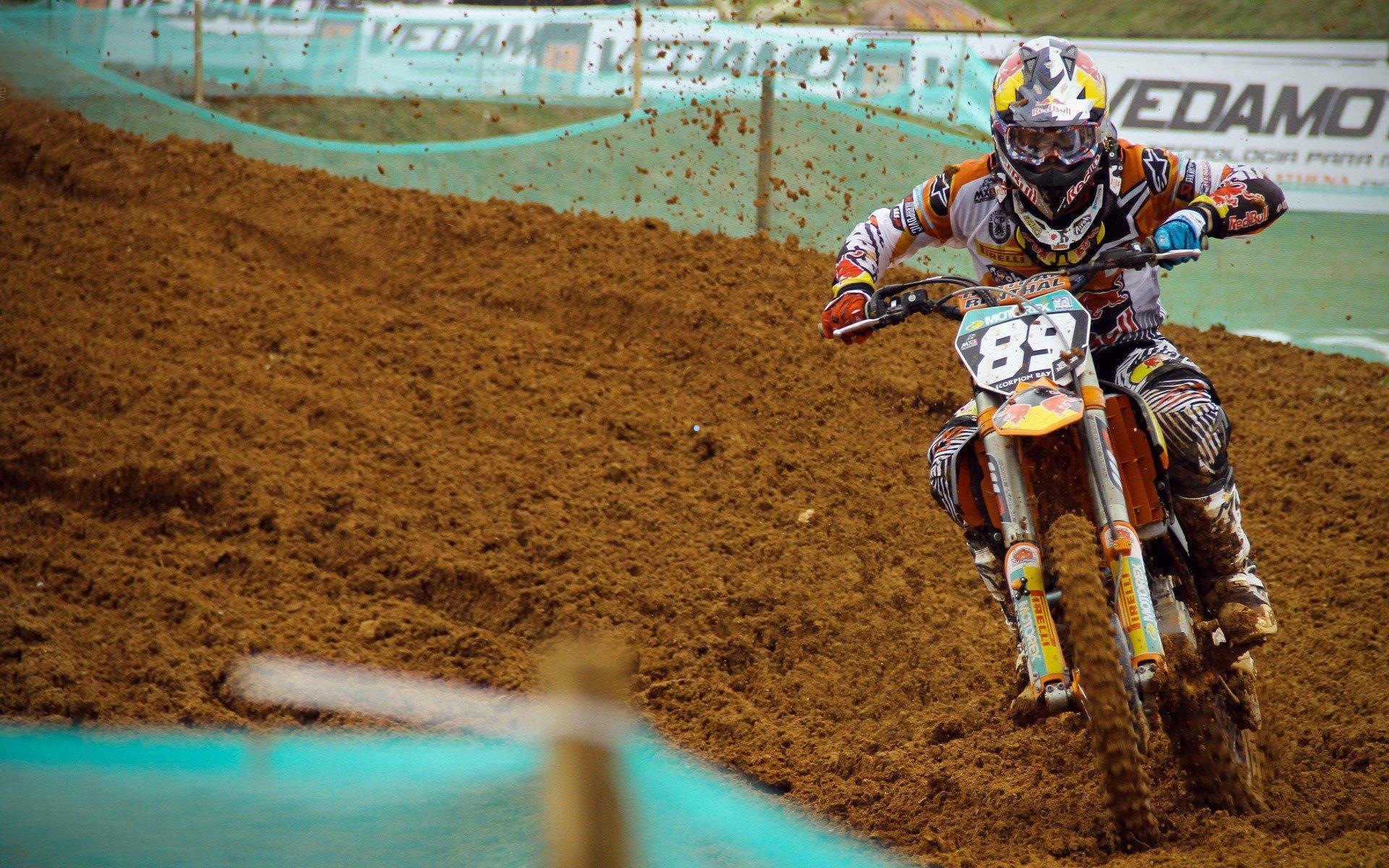 乔治全场14投7中贡献17分 全能发挥助力球队赢得关键胜利