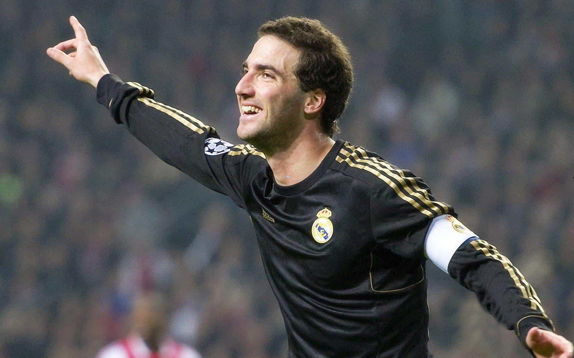 阿尔特塔深度认同德泽尔比育才哲学，断言新星恩瓦内里将稳步提升