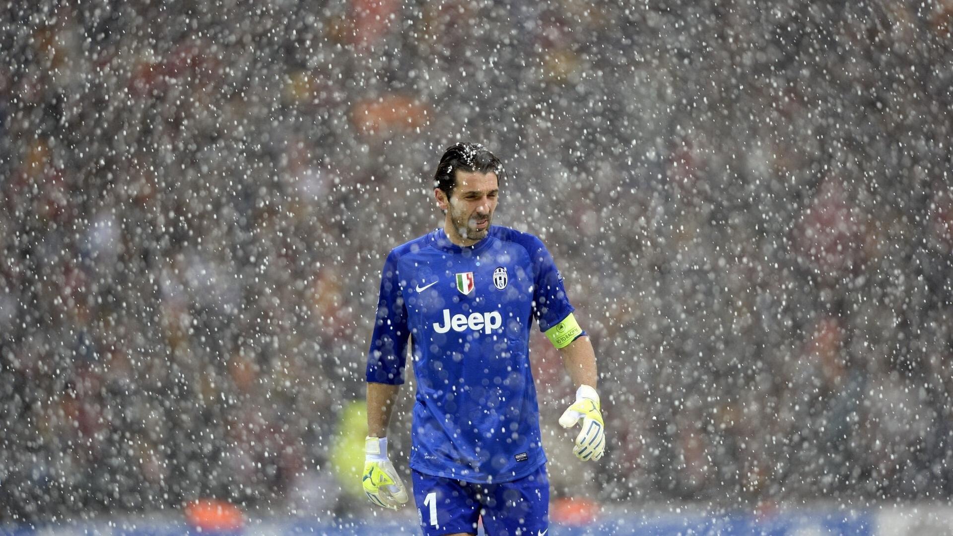 席尔瓦与茹萨重磅加盟！成都蓉城新赛季外援拼图终完成